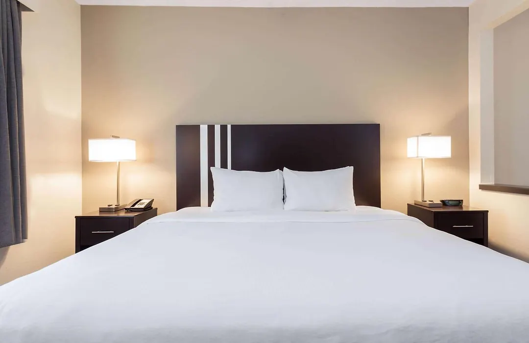 Wingate By Wyndham Gurnee-1