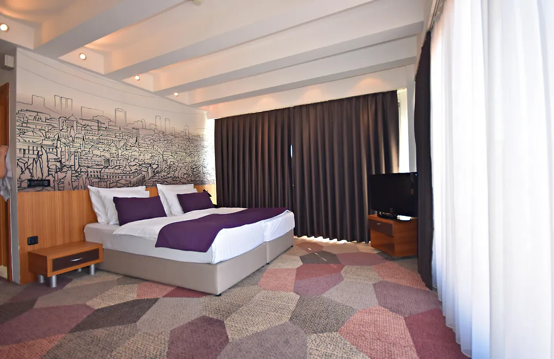 Hotel City View Deluxe-1