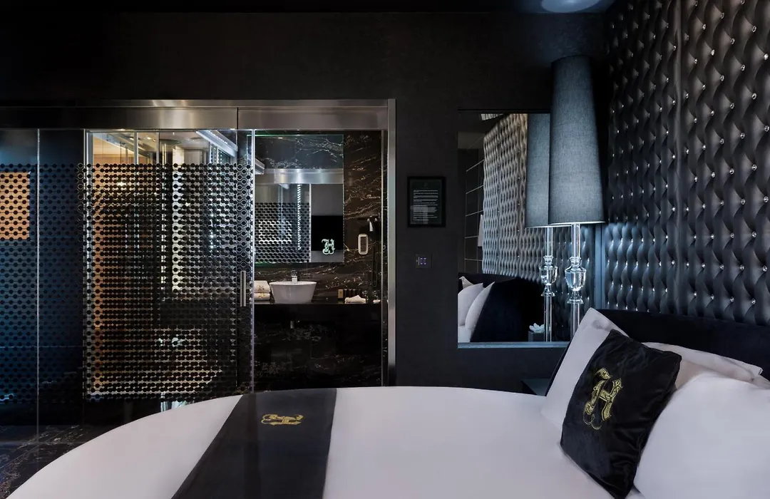 Hugo's Boutique Hotel - Adults Only-1