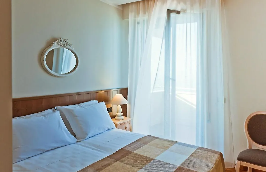 Hotel Ambassador-1