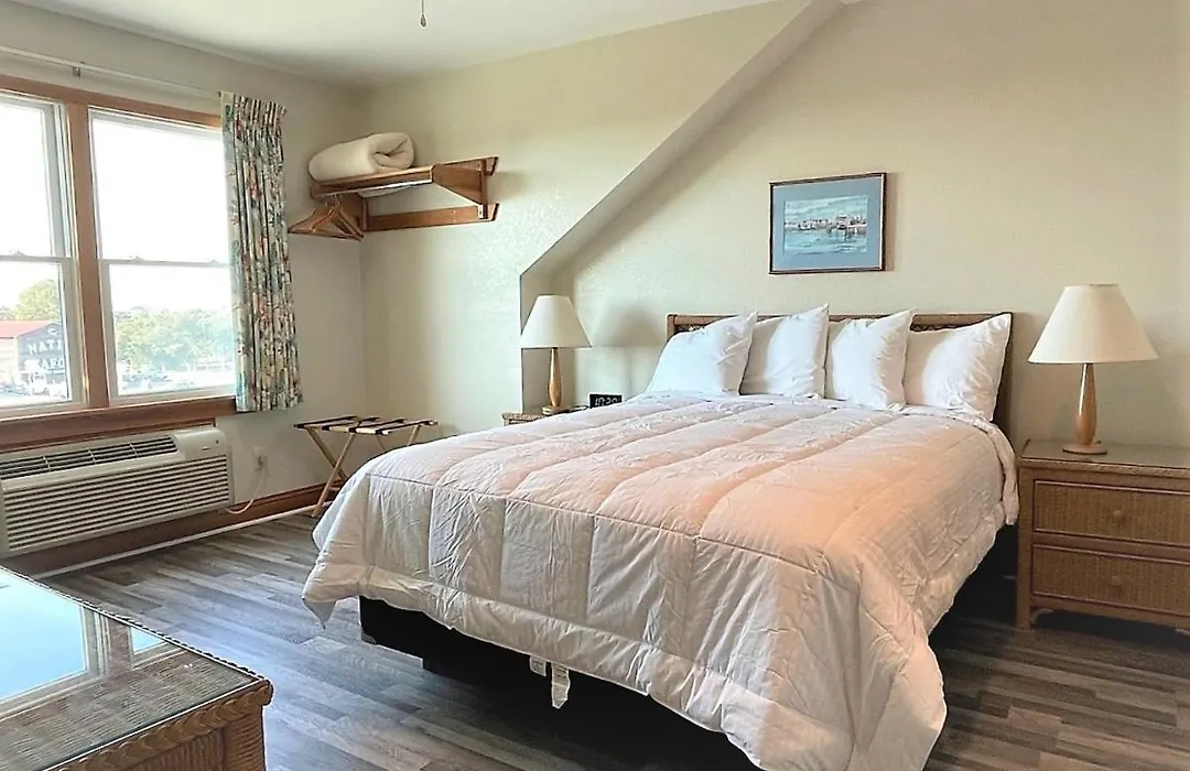 Pony Island Inn-1
