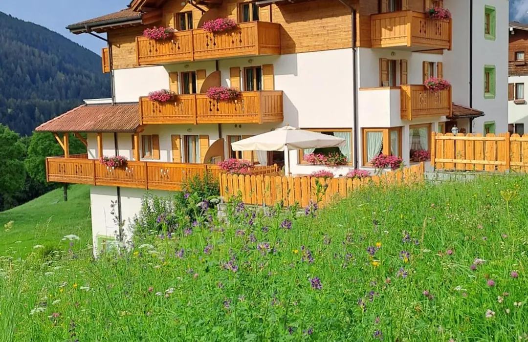 Hotel Garnì La Soldanella-1