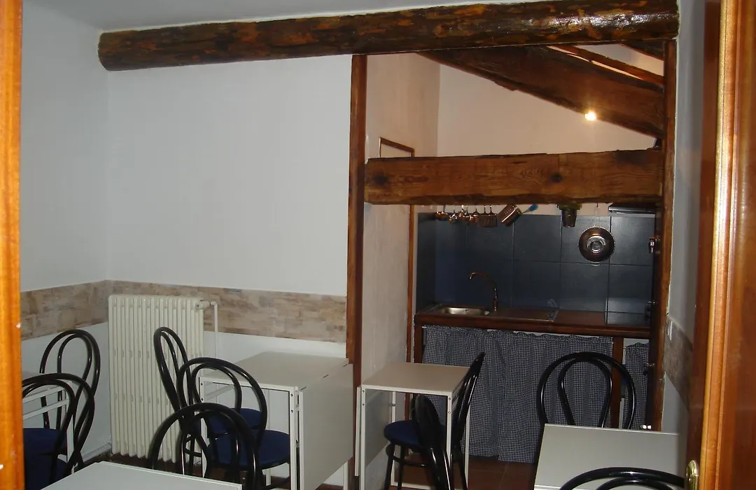 Hotel Mesón del Gallo-1