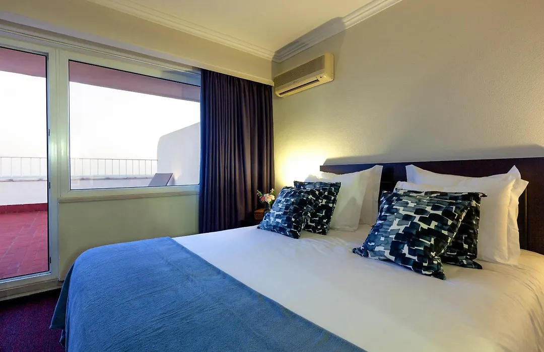 Carcavelos Beach Hotel-1
