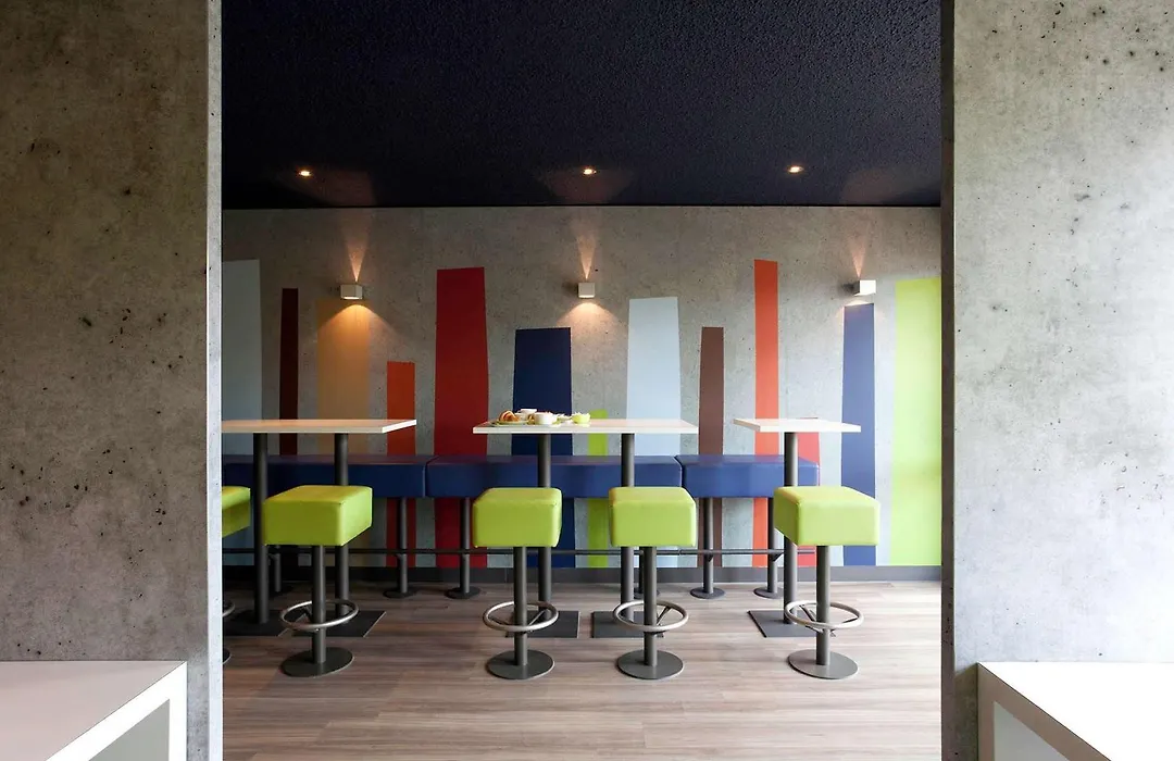 Ibis Budget Tarbes-1