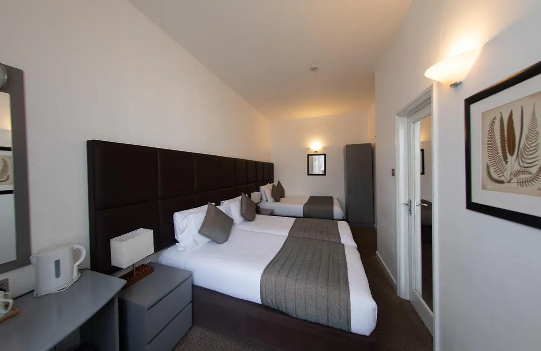 Duke Of Leinster Hotel-1