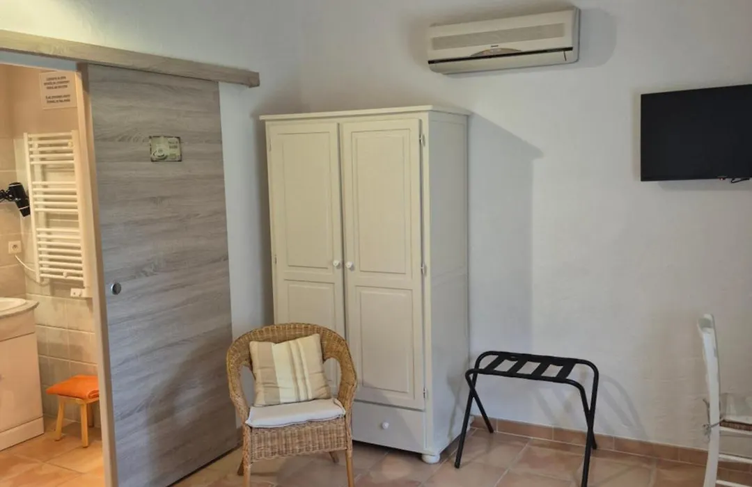 Mas Clement - Chambre et table d'hôtes-1