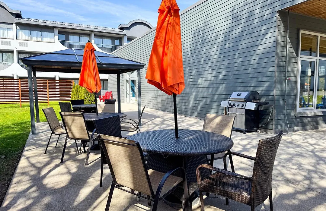 Comfort Suites Kingston Central-1