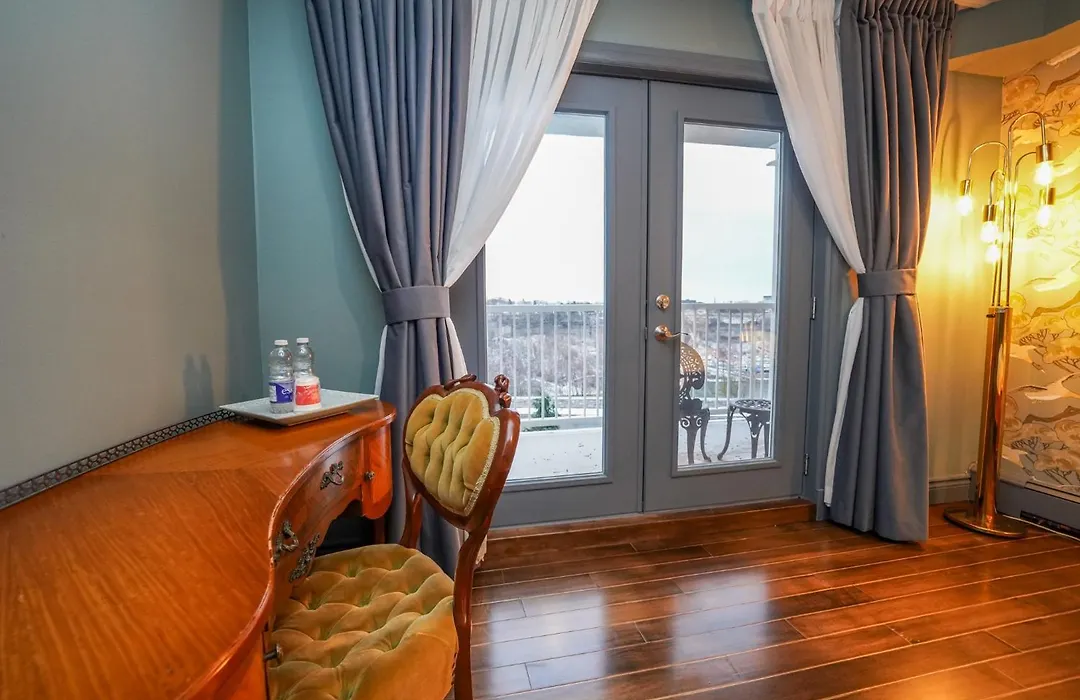 Niagara Grandview Boutique Hotel-1