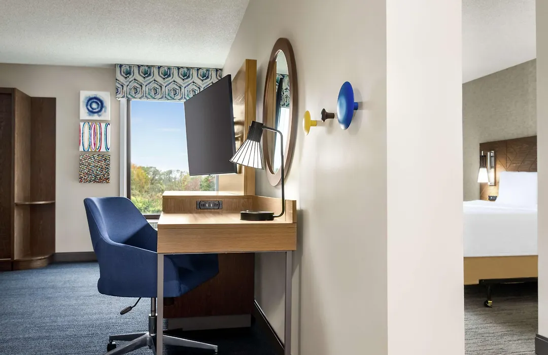 Hampton Inn Kansas City - Airport-1