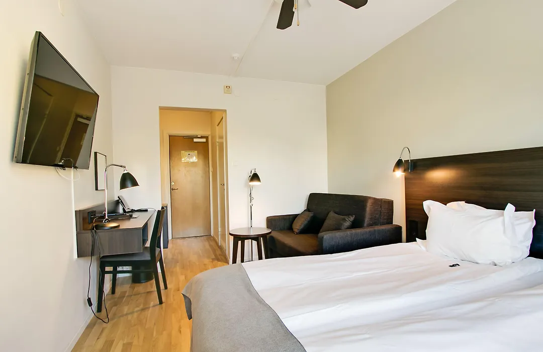 First Hotel Brommaplan-1