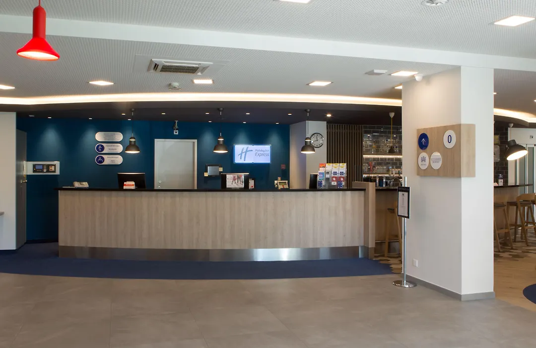 Holiday Inn Express Geneva Airport By Ihg-1