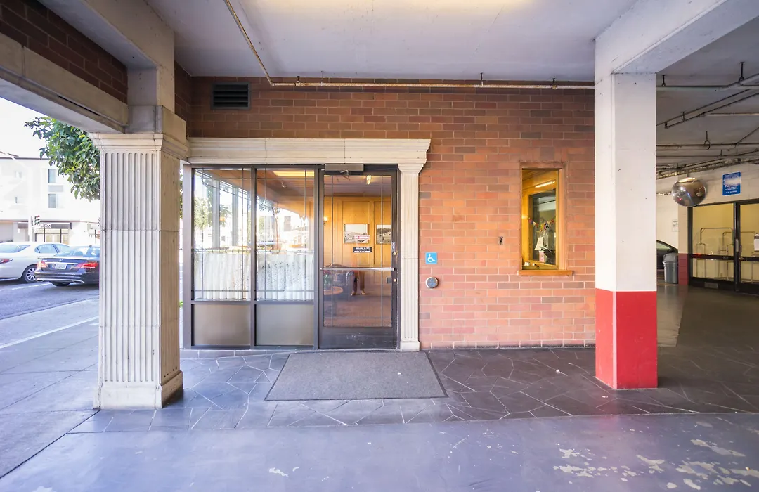 Coventry Motor Inn-1