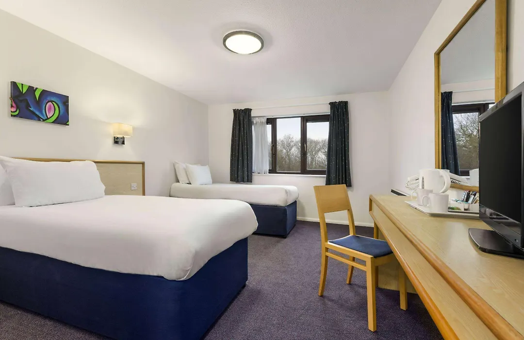 Days Inn Bridgend Cardiff-1