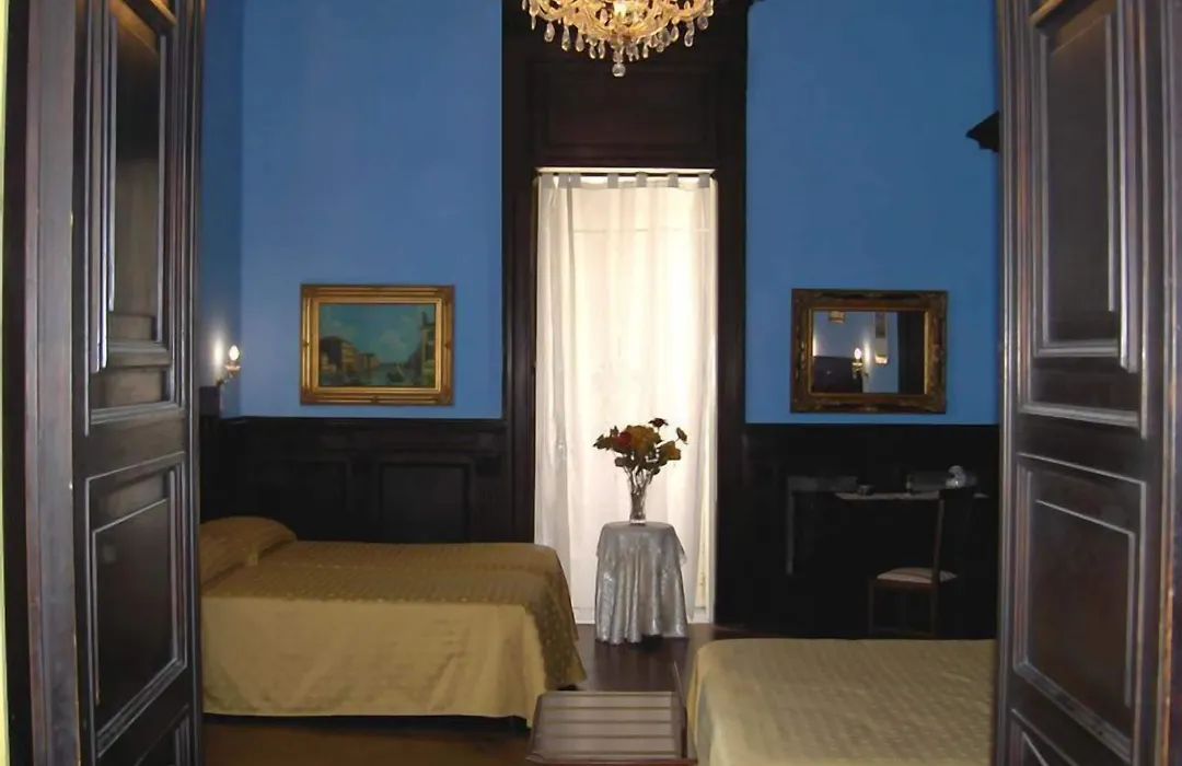 Hotel Aurora-1