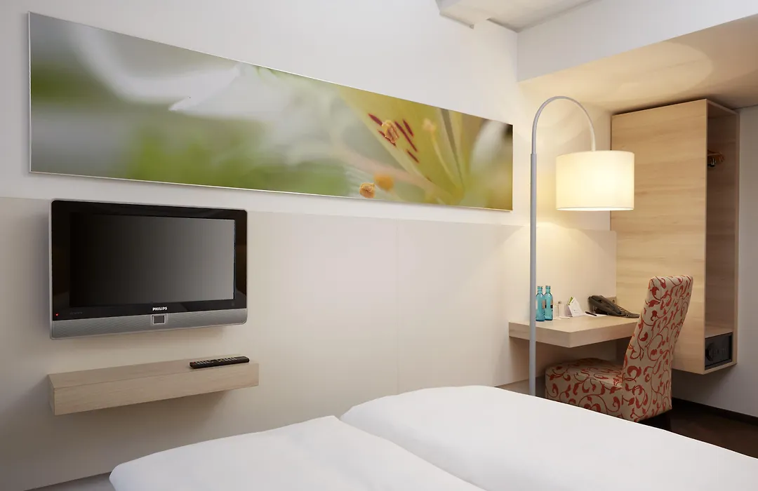 H+ Hotel Muenchen-1