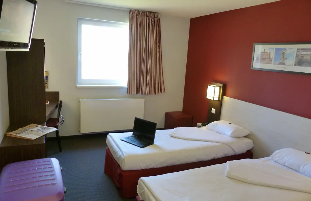 DC Hotel&Restaurant Charleroi Airport-1