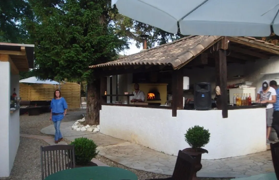 Hotel La Maillane-1
