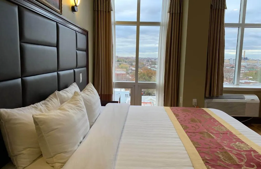 The Queens Hotel-1
