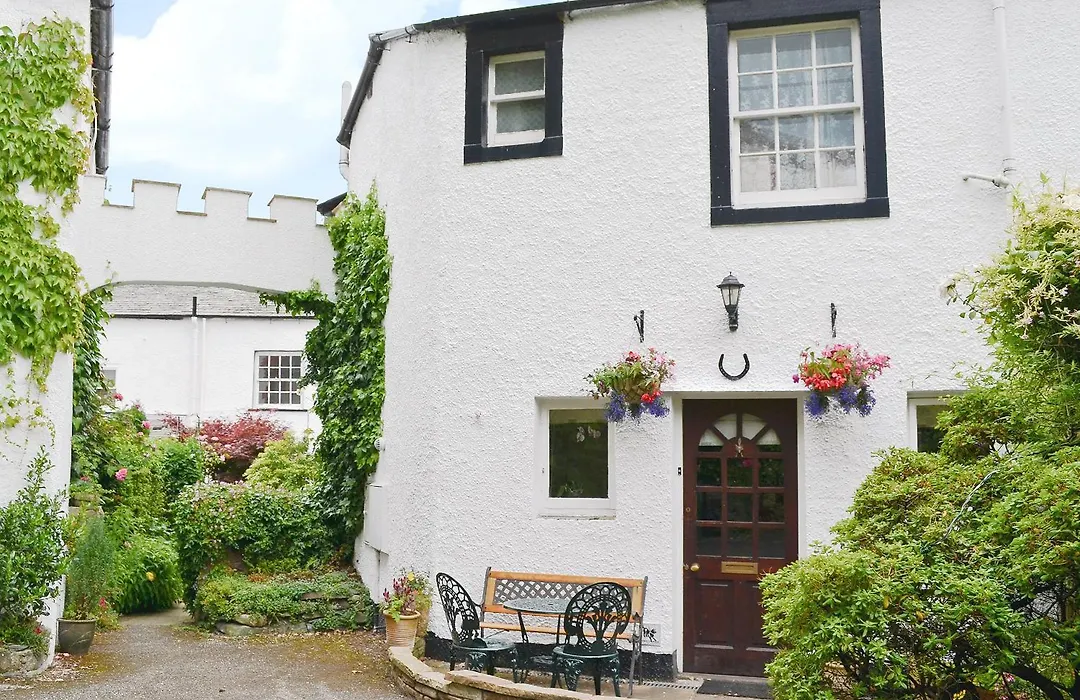 Acorn Lodge Cottage-1