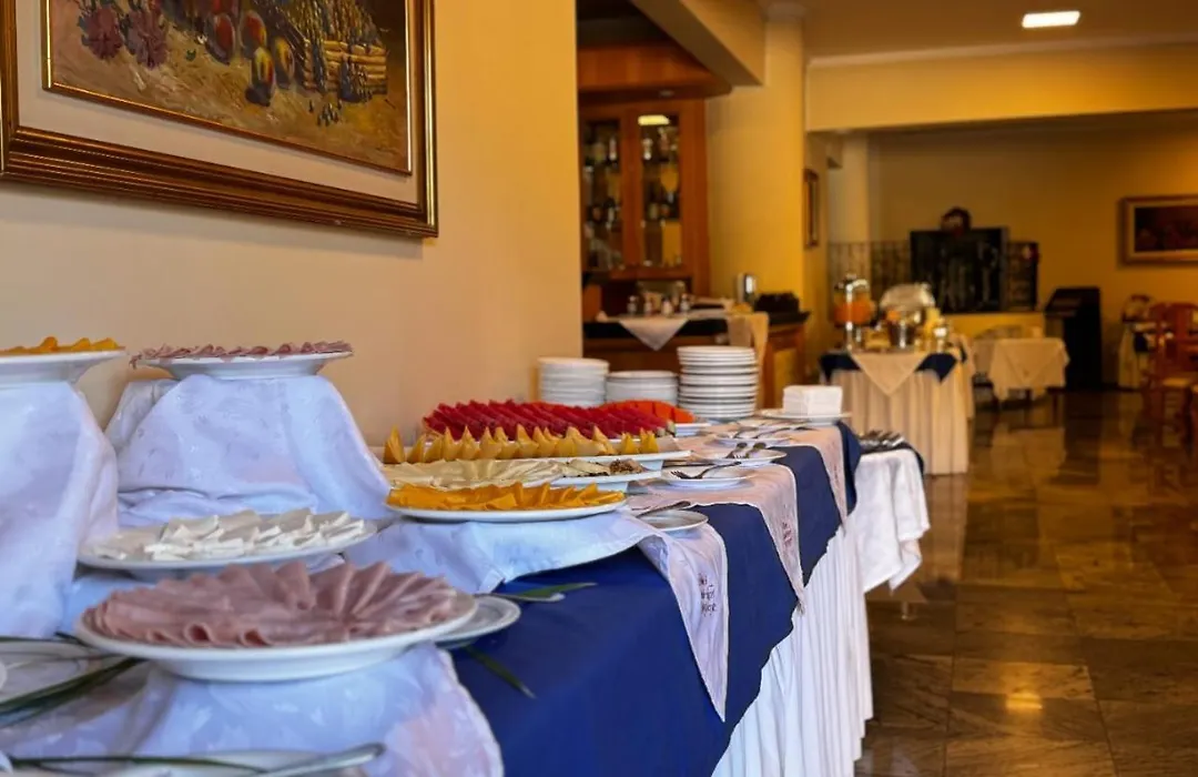 Rovi Plaza Hotel-1