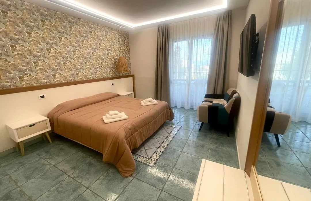 Hotel Lo Smeraldo - Oasi degli Olivi-1