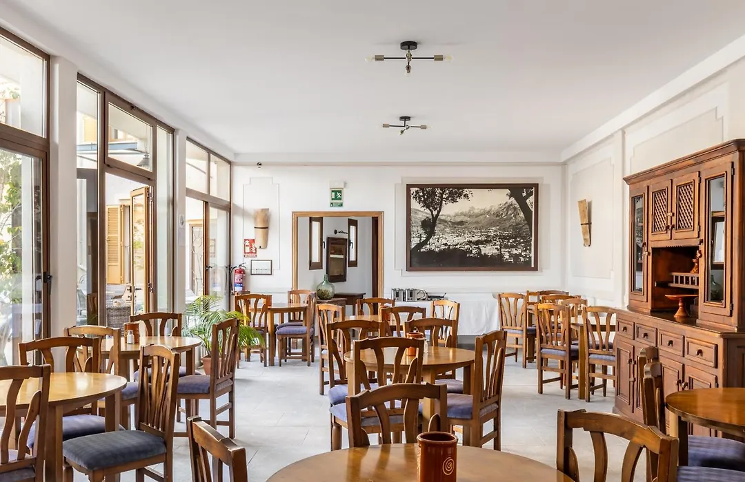 Hostal Nadal-1