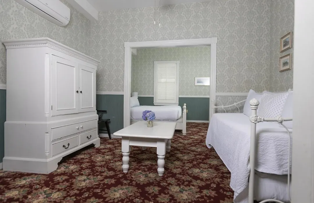 National Hotel-1