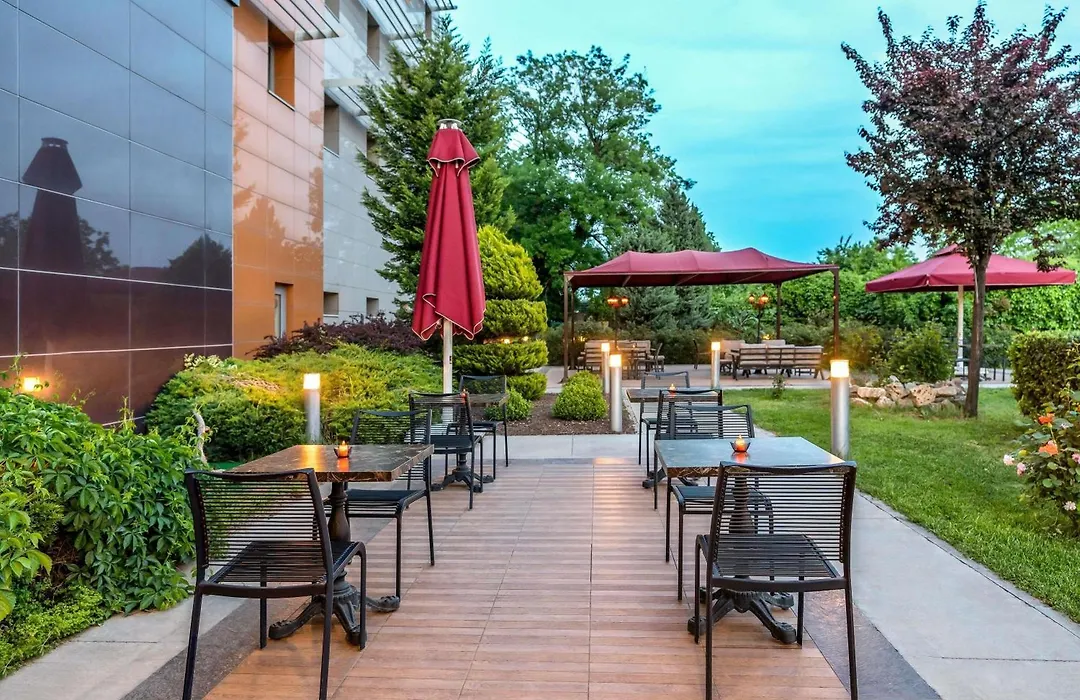 Ibis Bursa-1