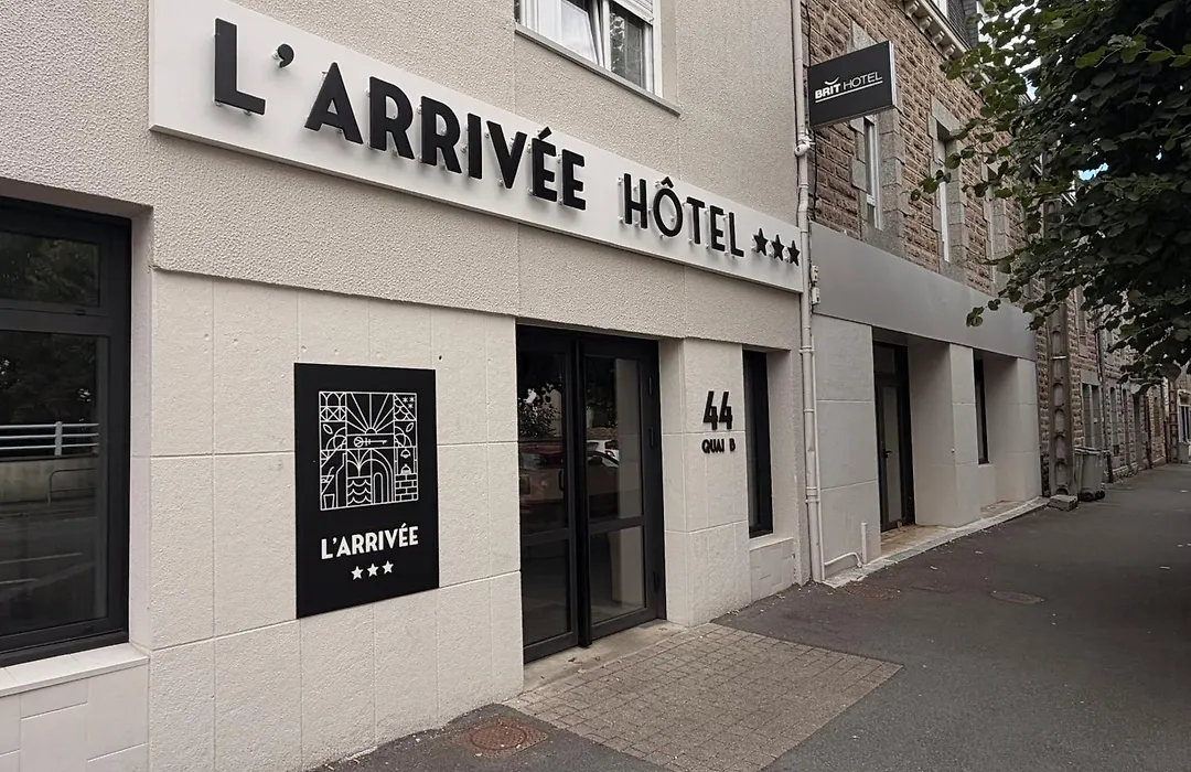 Brit Hotel L'Arrivée Guingamp-1