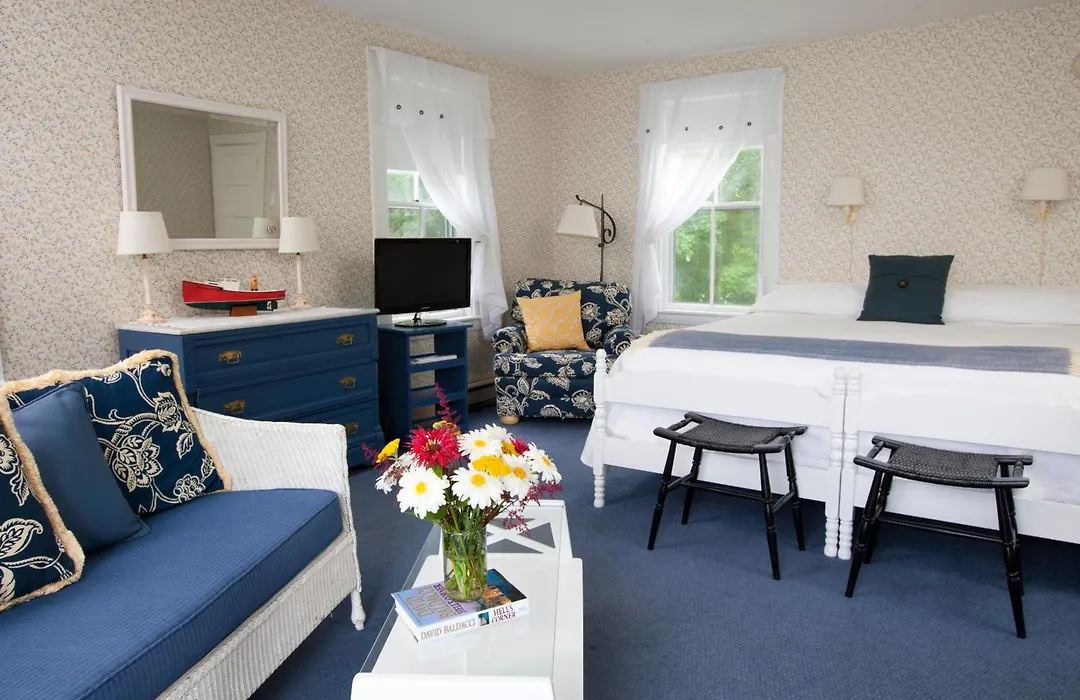 Dockside Guest Quarters-1