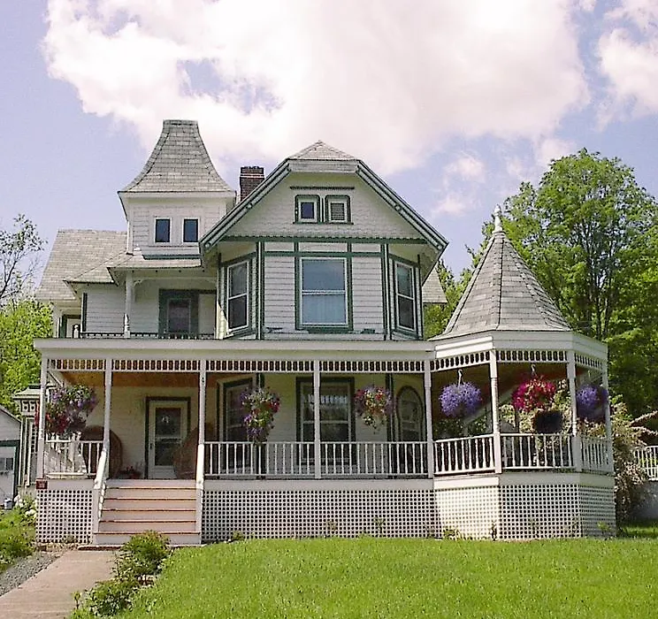 Antique Rose Inn Windham-1