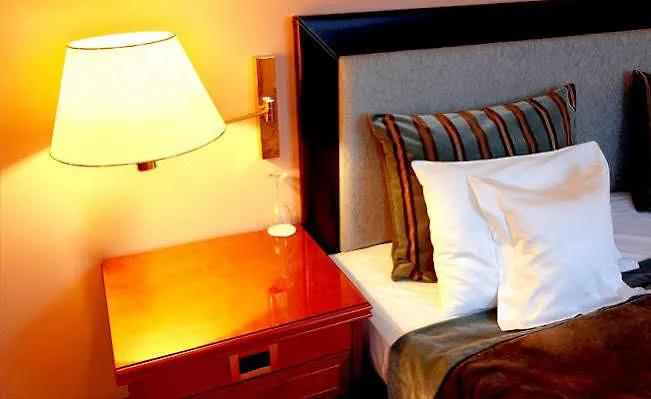 Knights Inn Oshawa-1