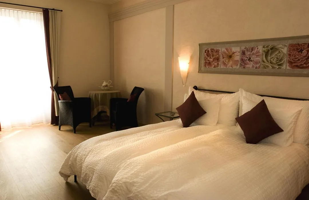 Romantik Hotel Landhaus Liebefeld-1