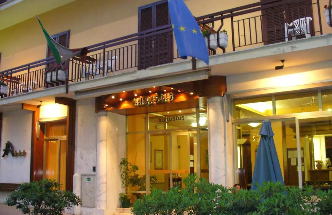 Hotel Augustus-1