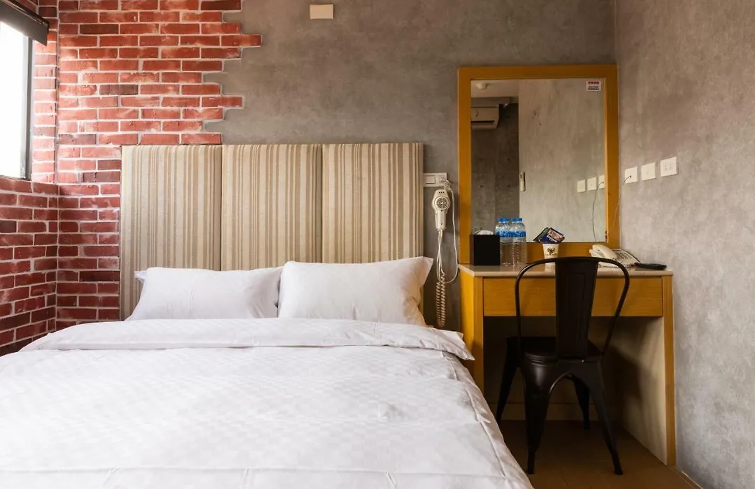 Longshan Inn-1