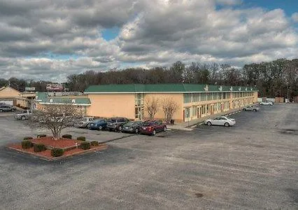 Econo Lodge Inn & Suites Lumberton-1