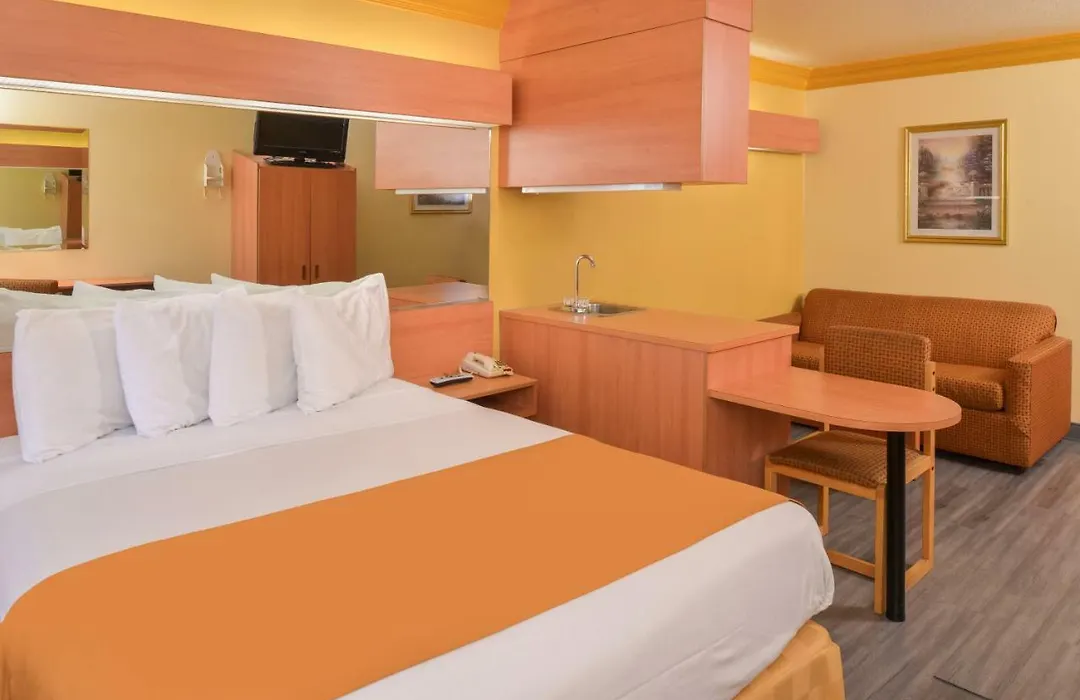 H3 Inn & Suites - Lax Airport - Los Angeles-1