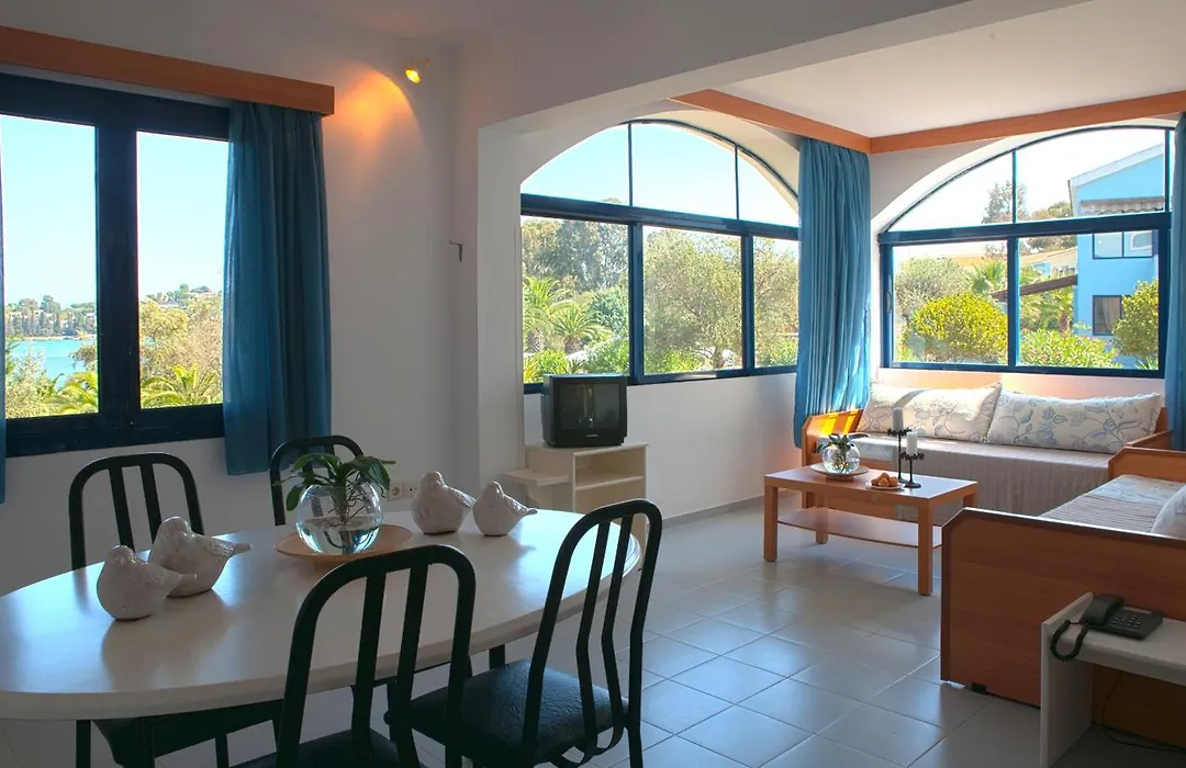 Govino Bay-1