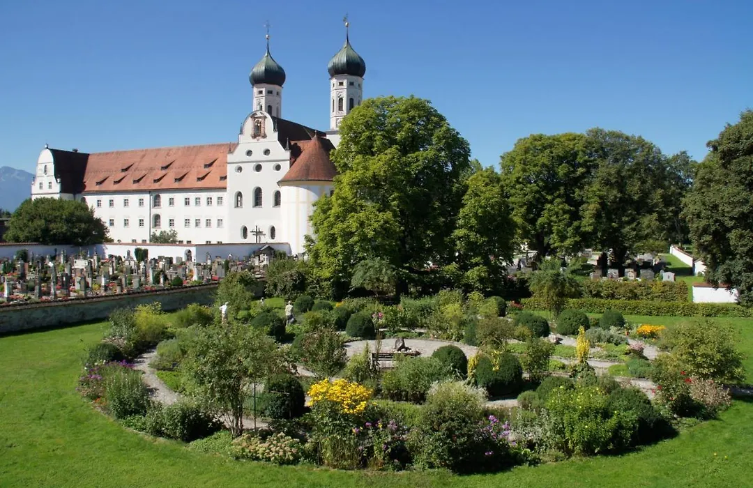 Gäste- und Tagungszentrum im Don Bosco Kloster Benediktbeuern-1