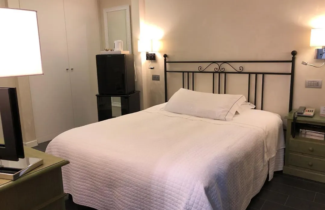 Hotel Ferro di Cavallo-1