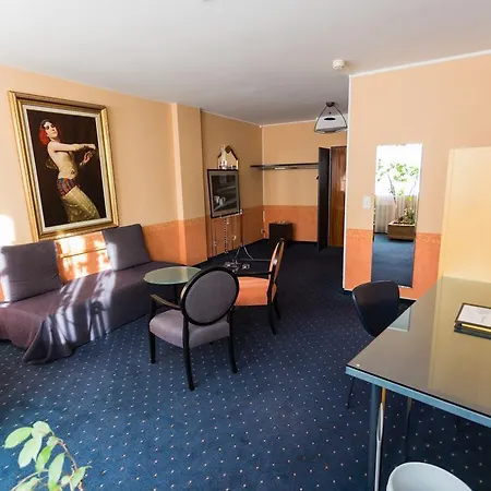 Hotel Comedie-2