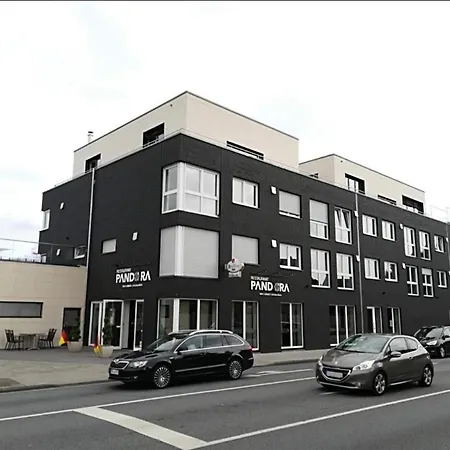X-Hotel-3