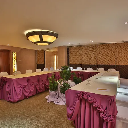 Crown Regency Suites Mactan-2