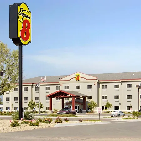 Super 8 By Wyndham Topeka At Forbes Landing-3
