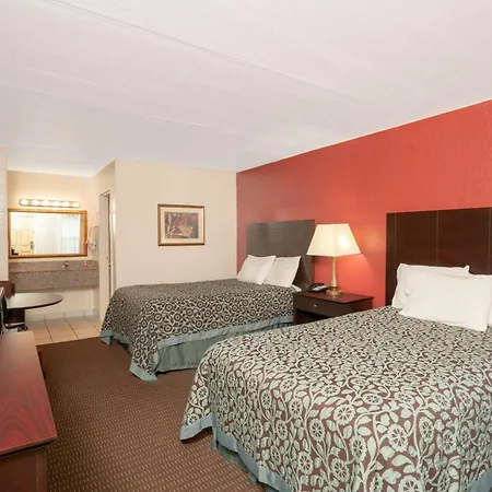 Days Inn By Wyndham Cave City-3