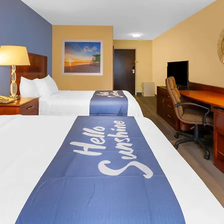 Days Inn By Wyndham Milan Sandusky South-2