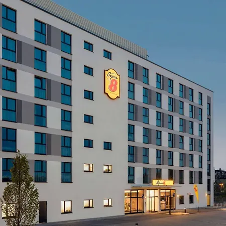 Super 8 By Wyndham Oberhausen Am Centro-2