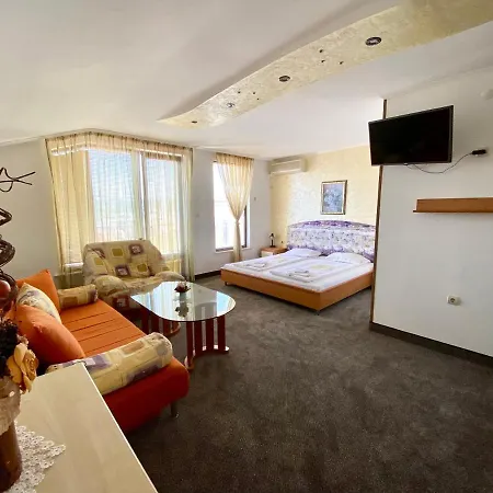 Family Hotel The Golden Fish-3