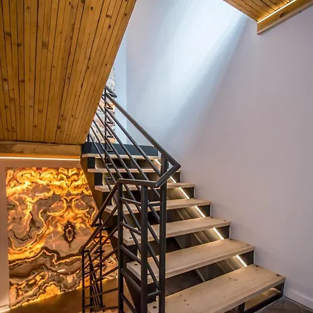 The Halifax Rooftop - Cozy Spa B&B-2